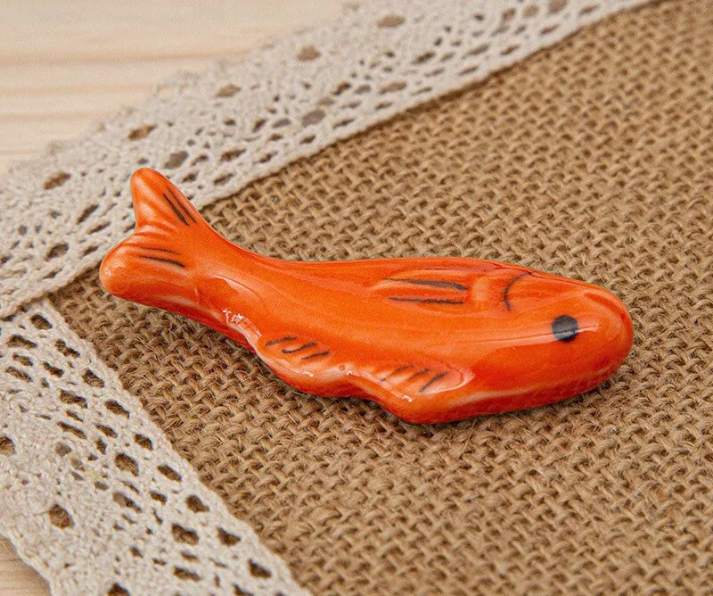 Gohobi Fish Chopstick Rest