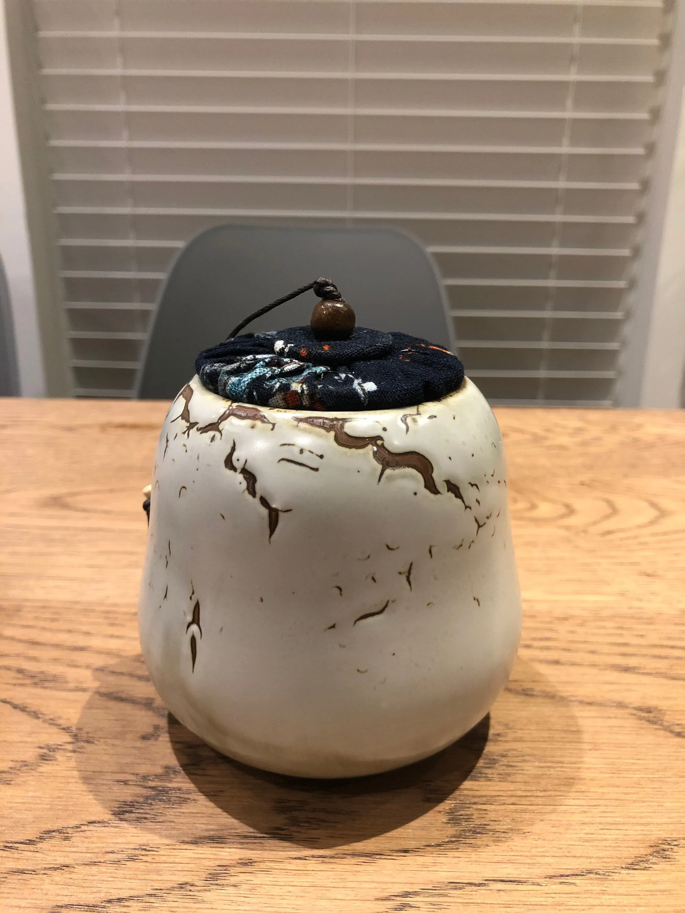 Gohobi Shino Ware Tea Container