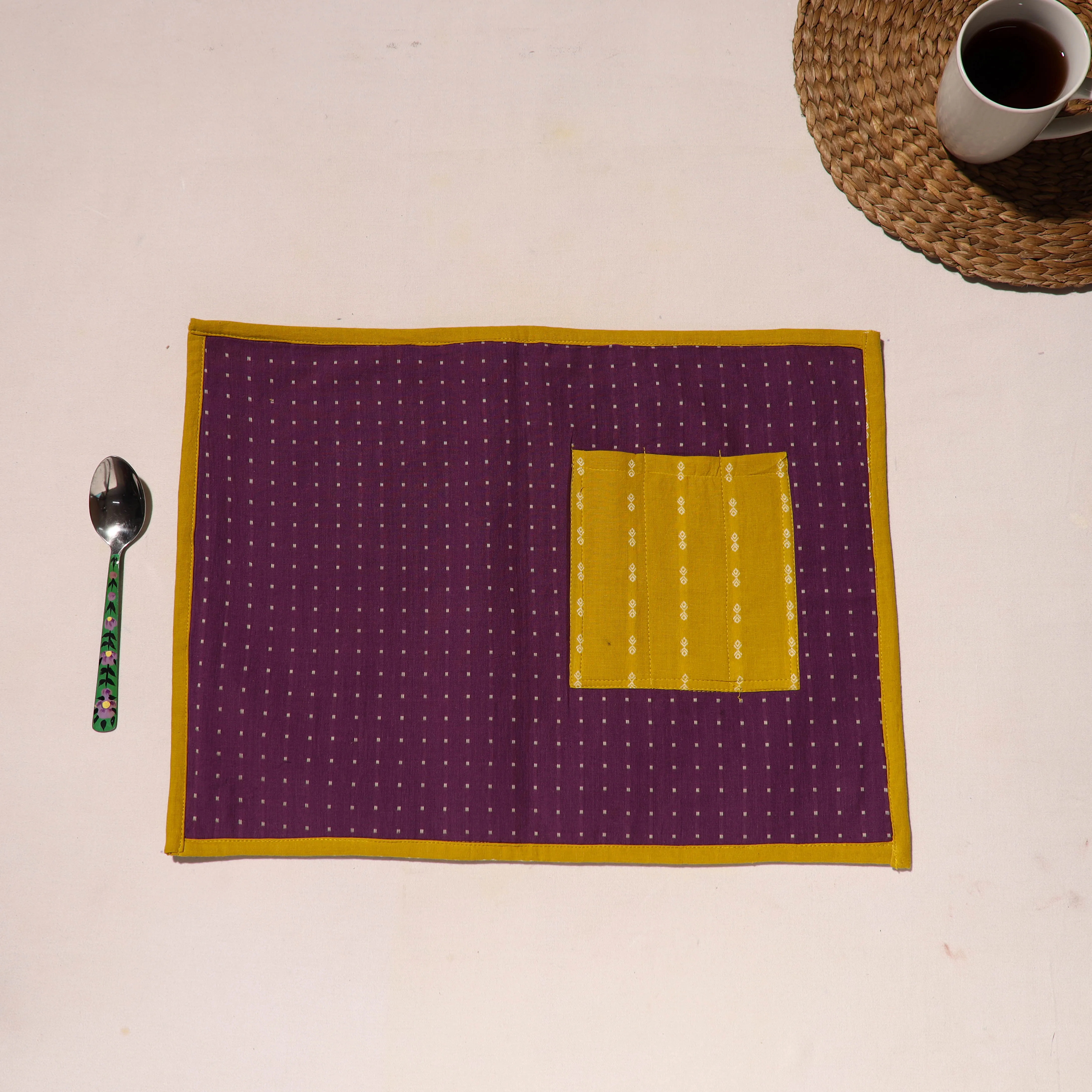 Handcrafted Jacquard Table Mat With Pocket 01