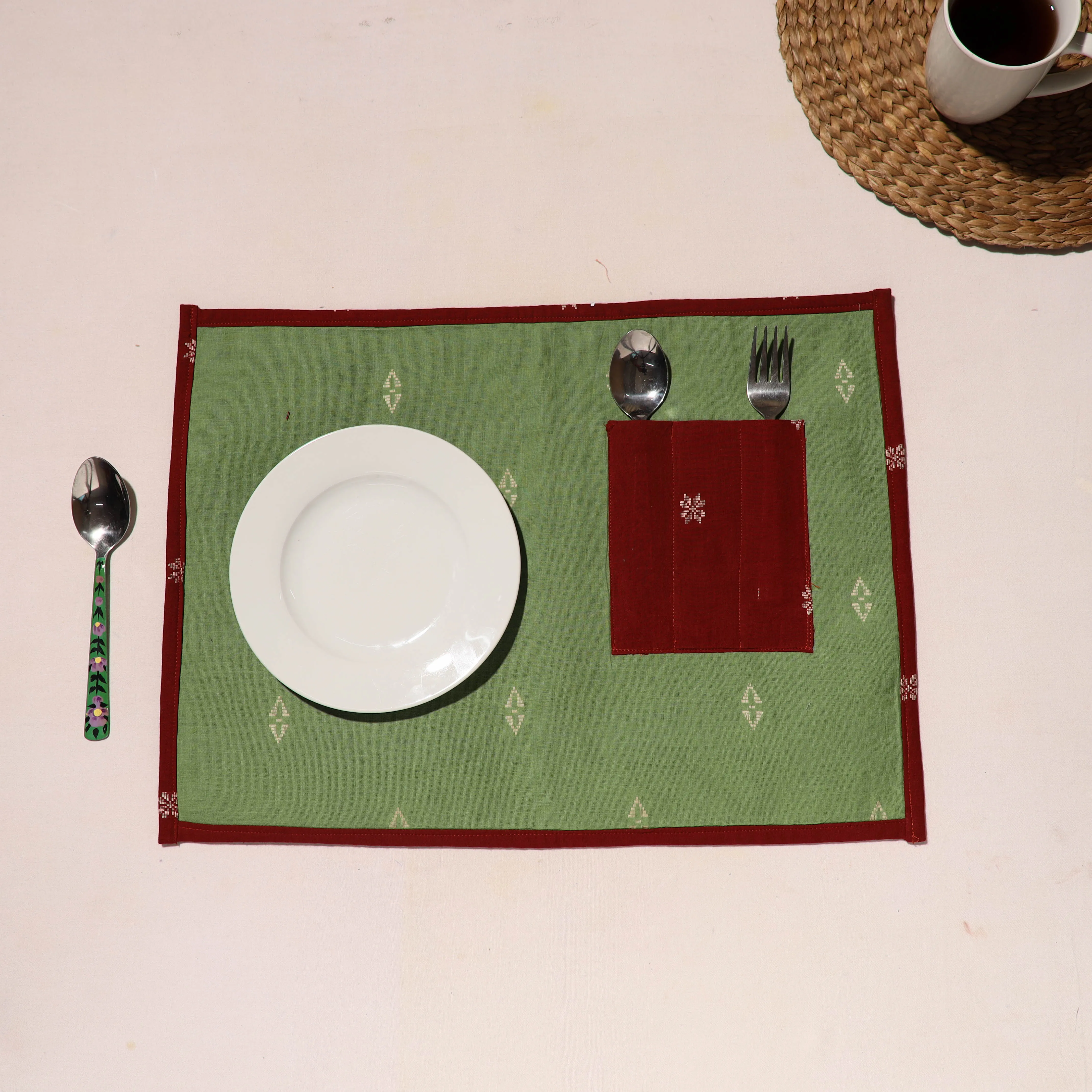 Handcrafted Jacquard Table Mat With Pocket 05