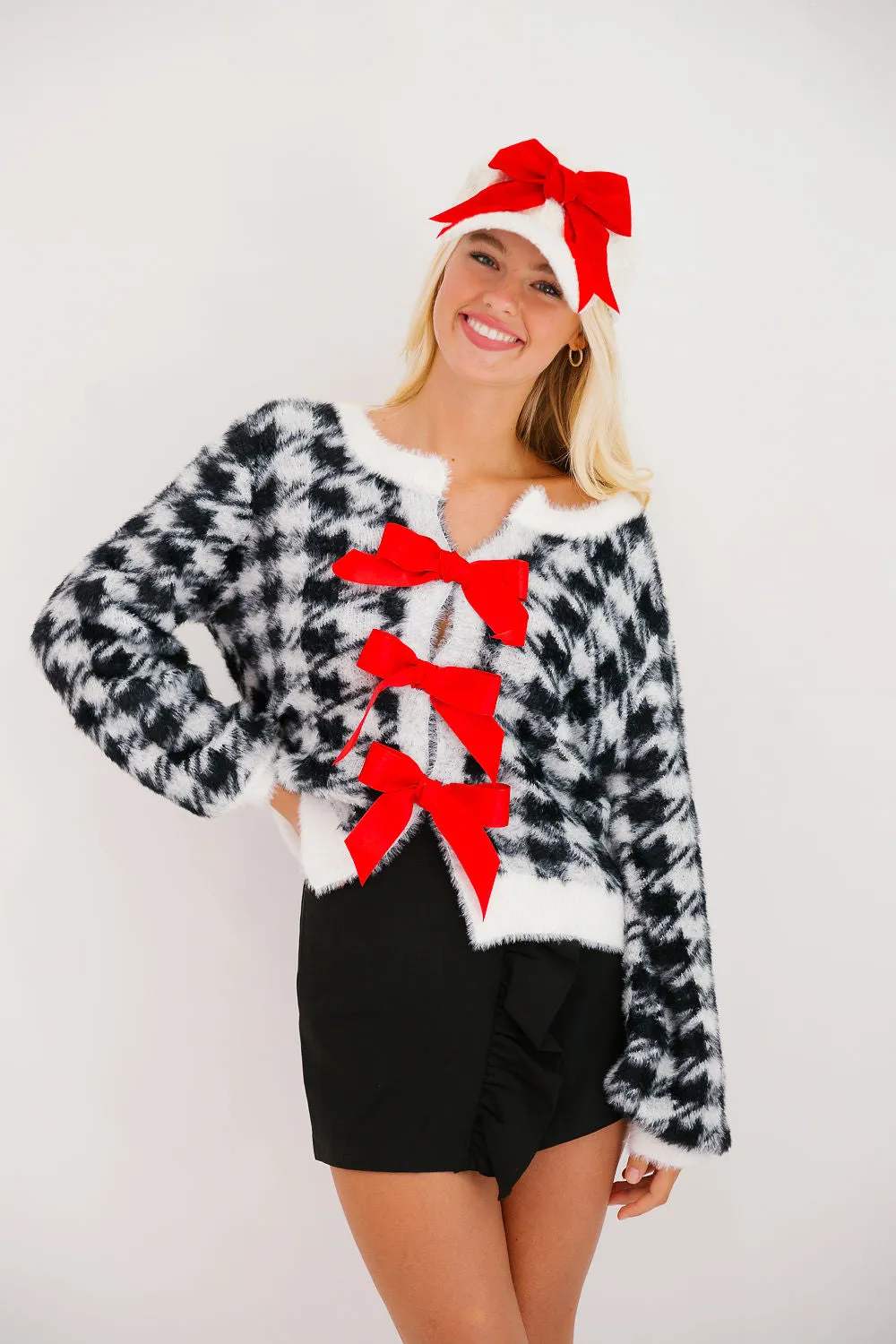 HOLIDAY SEASON HOUNDSTOOTH CARDIGAN