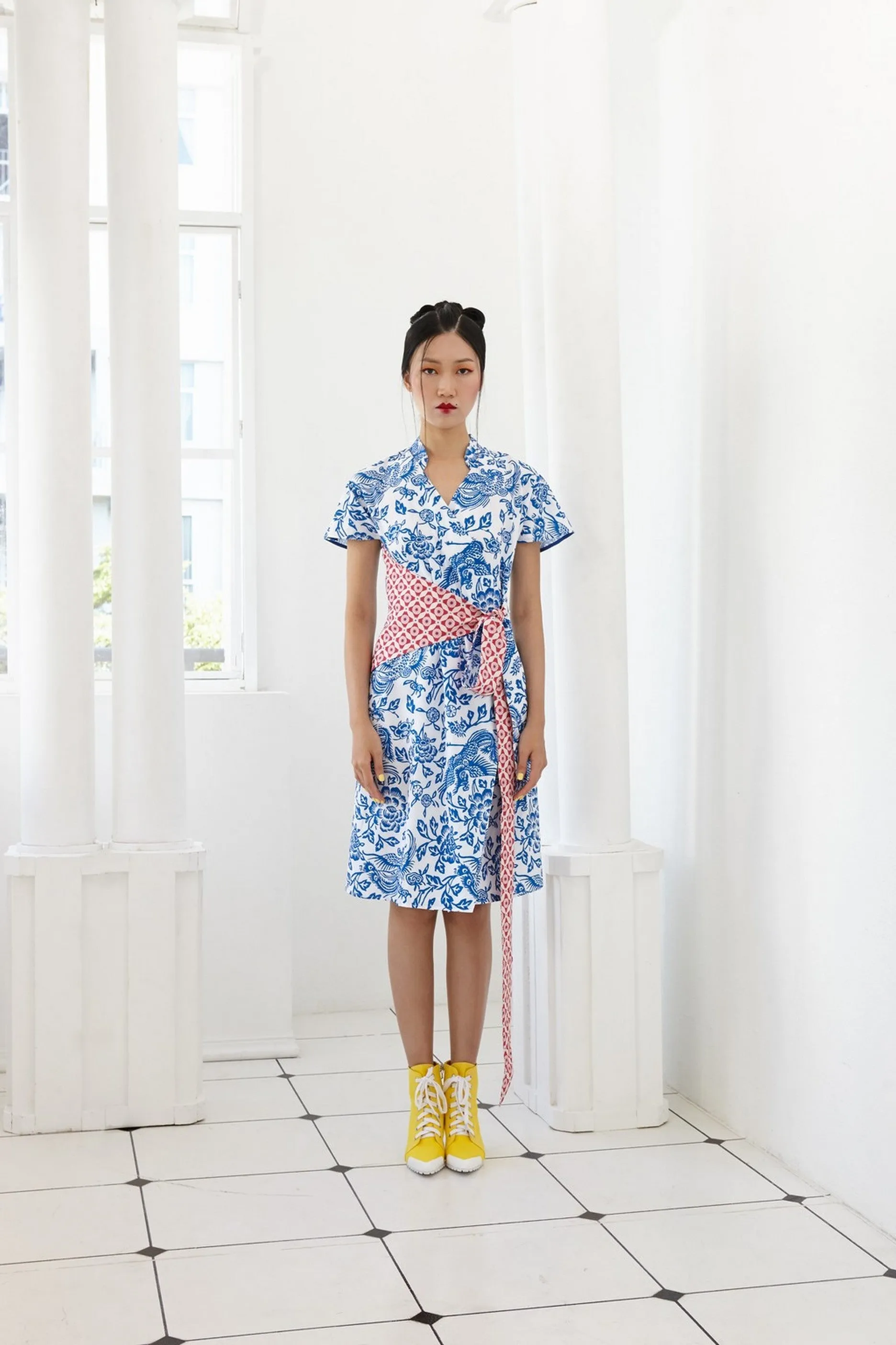 QINGCI ANTIMICROBIAL WRAP DRESS WITH SASH AND DETACHABLE MANDARIN COLLAR - WRAP DRESS - BLUE