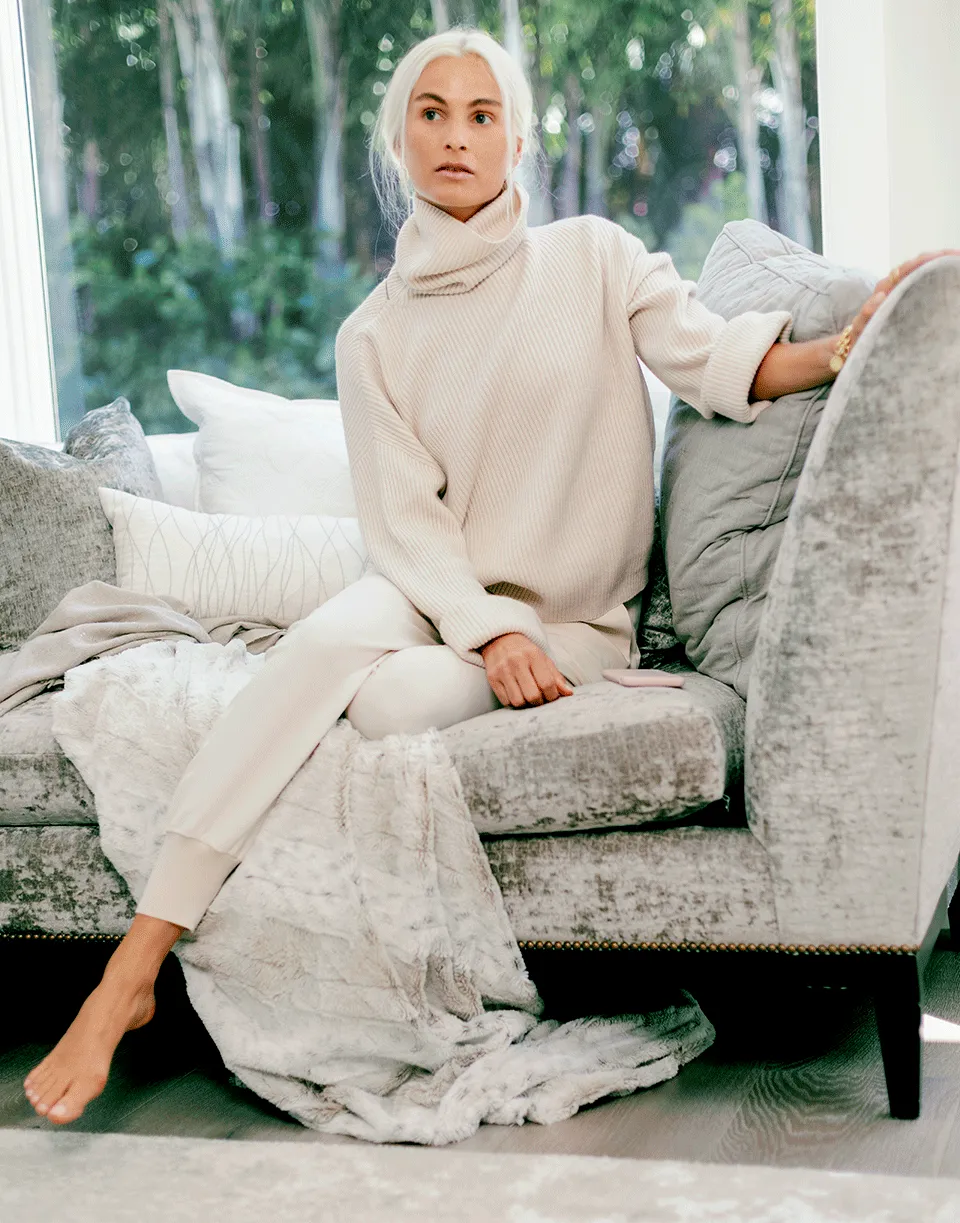 Seashell English Ribbed Cashmere Cuffed Turtleneck