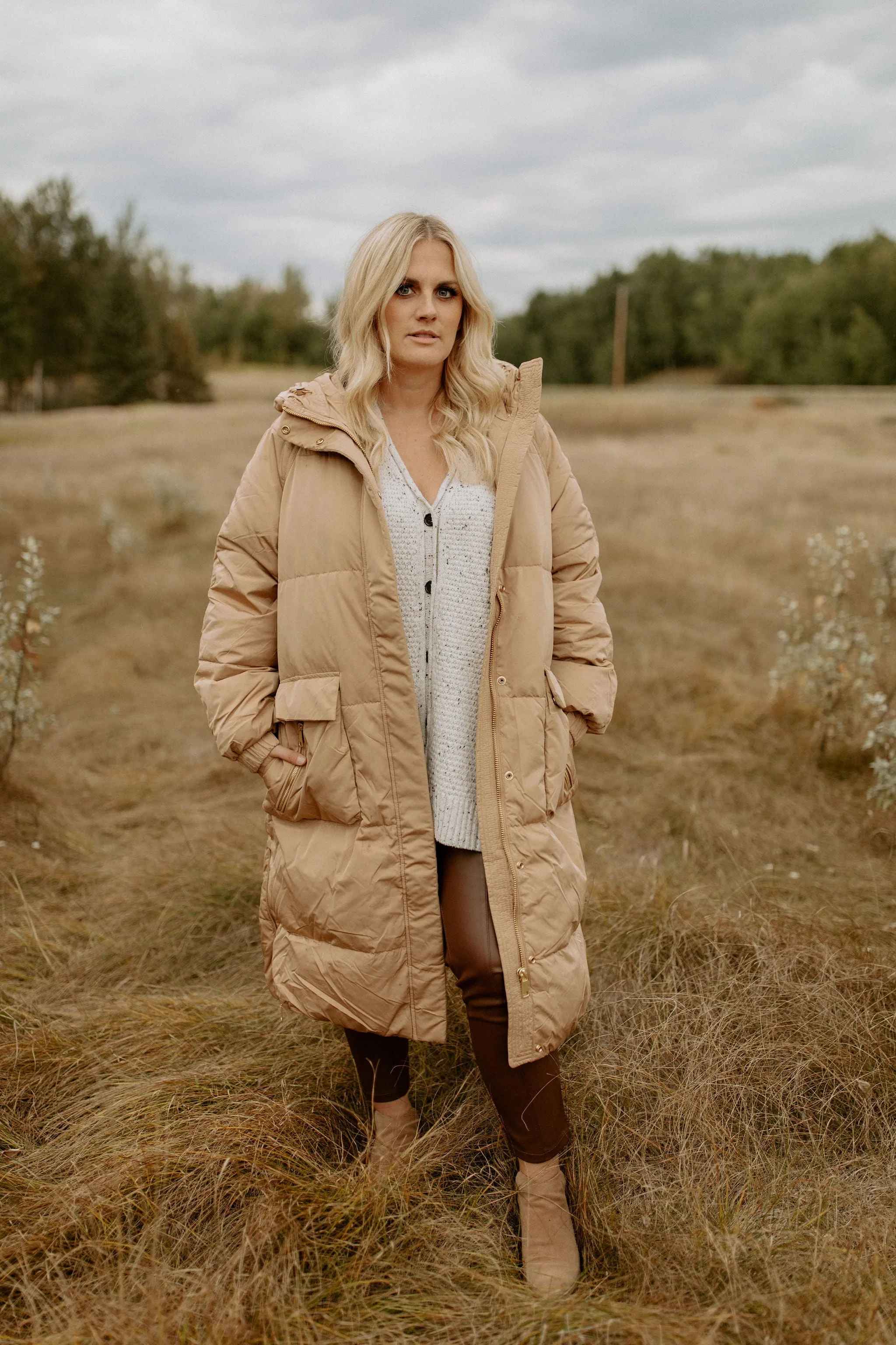 The Camila Puffer Jacket - Tannin - PLUS