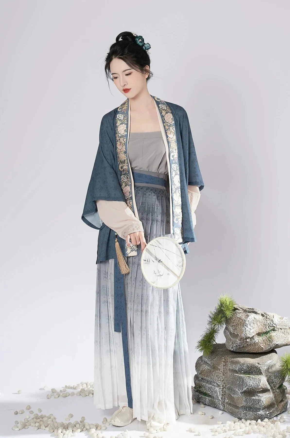 Wan Qiu 挽秋 Coming Autumn Song Dynasty Ruqun